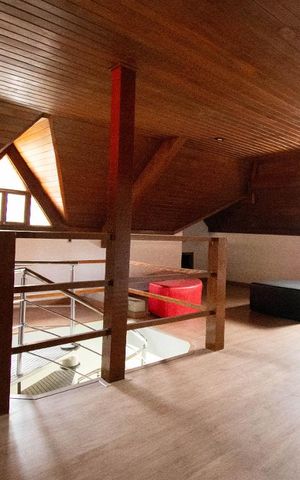 Casa à venda com 800m², 4 quartos e 6 vagas Casa à venda com 800m², 4 quartos e 6 vagasEstúdio