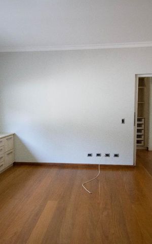 Casa à venda com 800m², 4 quartos e 6 vagas Casa à venda com 800m², 4 quartos e 6 vagasSuíte 3