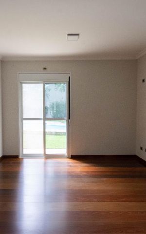 Casa à venda com 800m², 4 quartos e 6 vagas Casa à venda com 800m², 4 quartos e 6 vagasSuíte 4