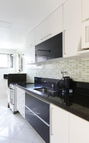 Apartamento à venda com 80m², 2 quartos e 2 vagasCozinha - Armários