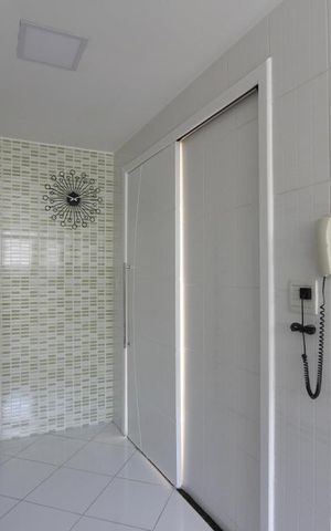 Apartamento à venda com 80m², 2 quartos e 2 vagasCozinha - Armários
