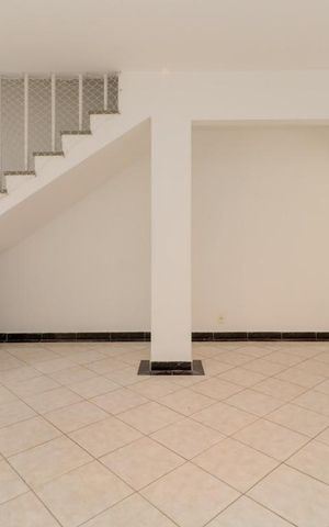 Casa à venda com 100m², 2 quartos e 1 vaga Casa à venda com 100m², 2 quartos e 1 vagaSala