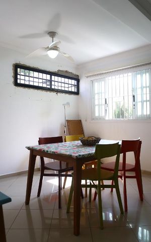 Casa de condomínio à venda com 90m², 3 quartos e 2 vagasSala