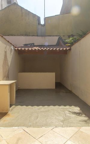 Casa à venda com 200m², 3 quartos e 3 vagas Casa à venda com 200m², 3 quartos e 3 vagasQuintal