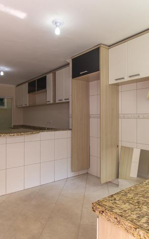 Casa à venda com 200m², 3 quartos e 3 vagas Casa à venda com 200m², 3 quartos e 3 vagasCozinha