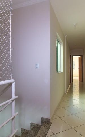 Casa à venda com 200m², 3 quartos e 3 vagas Casa à venda com 200m², 3 quartos e 3 vagasCorredor