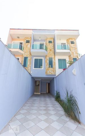 Casa à venda com 200m², 3 quartos e 3 vagas Casa à venda com 200m², 3 quartos e 3 vagasGaragem \ Fachada