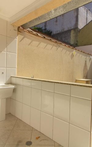 Casa à venda com 200m², 3 quartos e 3 vagas Casa à venda com 200m², 3 quartos e 3 vagasLavanderia