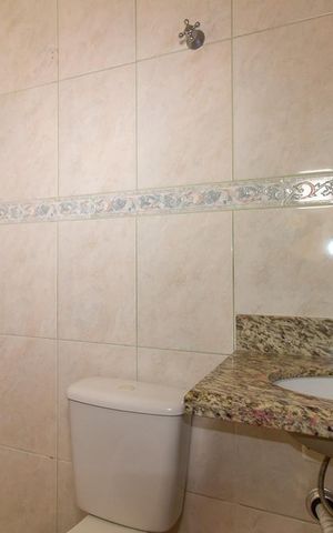 Casa à venda com 200m², 3 quartos e 3 vagas Casa à venda com 200m², 3 quartos e 3 vagasBanheiro Suíte Quarto 2