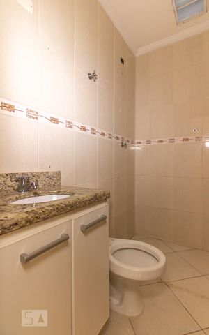 Casa à venda com 200m², 3 quartos e 3 vagas Casa à venda com 200m², 3 quartos e 3 vagasBanheiro Suíte Quarto 3