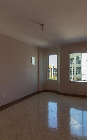 Casa à venda com 200m², 3 quartos e 3 vagas Casa à venda com 200m², 3 quartos e 3 vagasSala