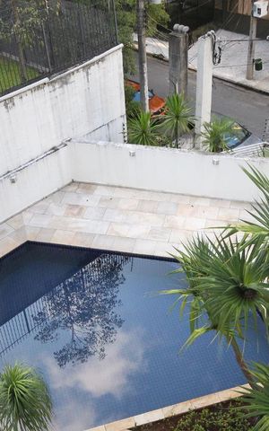 Apartamento à venda com 257m², 3 quartos e 4 vagasVista da Rua