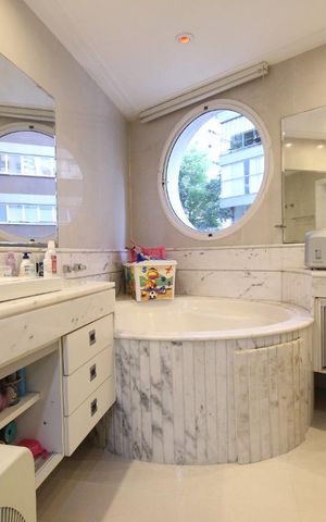 Apartamento à venda com 257m², 3 quartos e 4 vagasBanheiro da Suíte 3