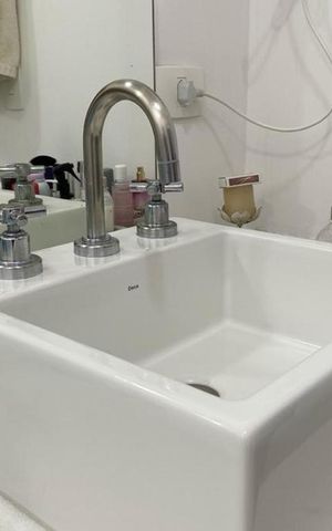 Casa à venda com 384m², 4 quartos e 4 vagas Casa à venda com 384m², 4 quartos e 4 vagasBanheiro - Torneira