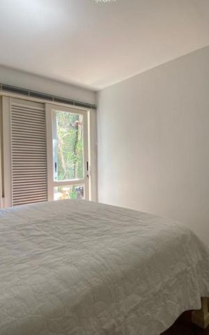 Casa à venda com 384m², 4 quartos e 4 vagas Casa à venda com 384m², 4 quartos e 4 vagasQuarto 3
