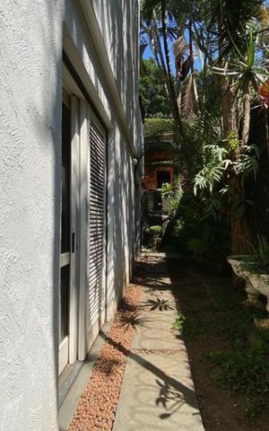Casa à venda com 384m², 4 quartos e 4 vagas Casa à venda com 384m², 4 quartos e 4 vagasCorredor