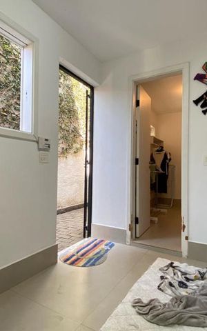 Casa à venda com 384m², 4 quartos e 4 vagas Casa à venda com 384m², 4 quartos e 4 vagasÁrea de Serviço