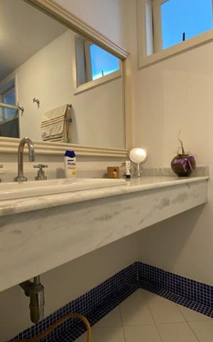 Casa à venda com 384m², 4 quartos e 4 vagas Casa à venda com 384m², 4 quartos e 4 vagasBanheiro