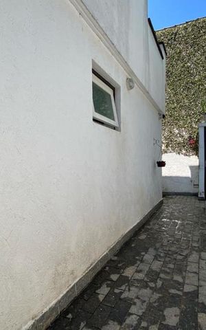 Casa à venda com 384m², 4 quartos e 4 vagas Casa à venda com 384m², 4 quartos e 4 vagasQuintal