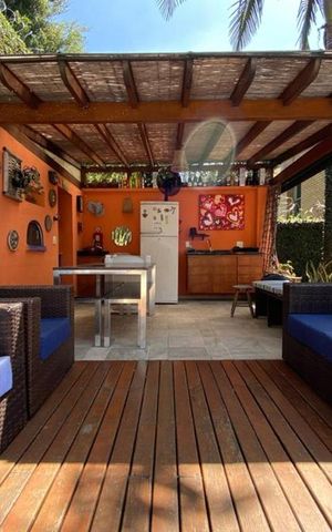 Casa à venda com 384m², 4 quartos e 4 vagas Casa à venda com 384m², 4 quartos e 4 vagasChurrasqueira