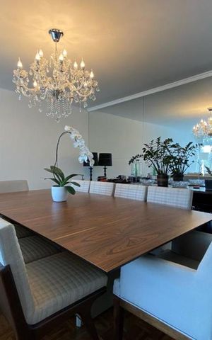 Casa à venda com 384m², 4 quartos e 4 vagas Casa à venda com 384m², 4 quartos e 4 vagasSala de Jantar