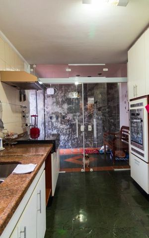 Casa à venda com 260m², 4 quartos e 2 vagasCozinha