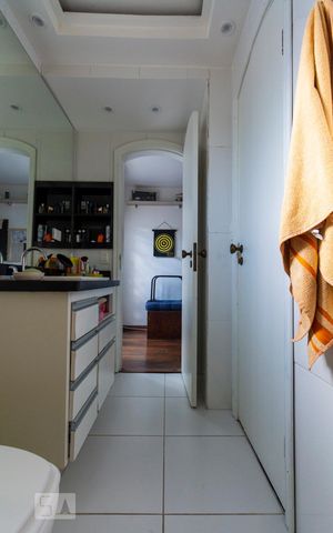 Casa à venda com 260m², 4 quartos e 2 vagasSuíte - Quartos 1 e 2