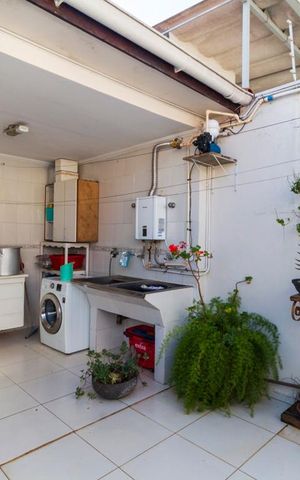 Casa à venda com 260m², 4 quartos e 2 vagasÁrea de Serviço