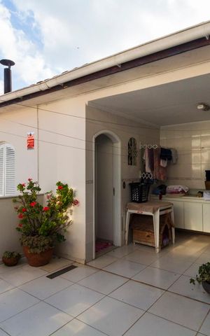 Casa à venda com 260m², 4 quartos e 2 vagasÁrea de Serviço