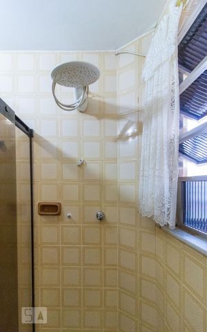 Apartamento à venda com 107m², 3 quartos e 2 vagas Apartamento à venda com 107m², 3 quartos e 2 vagasDetalhe do Banheiro
