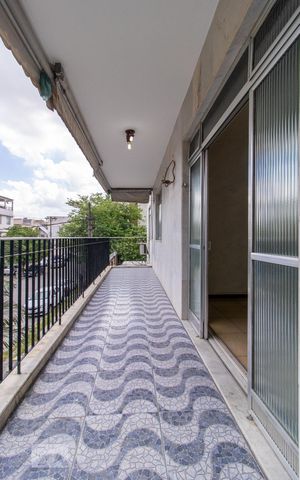 Apartamento à venda com 107m², 3 quartos e 2 vagas Apartamento à venda com 107m², 3 quartos e 2 vagasVaranda