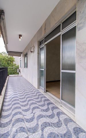Apartamento à venda com 107m², 3 quartos e 2 vagas Apartamento à venda com 107m², 3 quartos e 2 vagasVaranda
