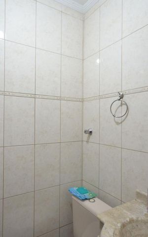 Casa à venda com 200m², 3 quartos e 2 vagas Casa à venda com 200m², 3 quartos e 2 vagasLavabo