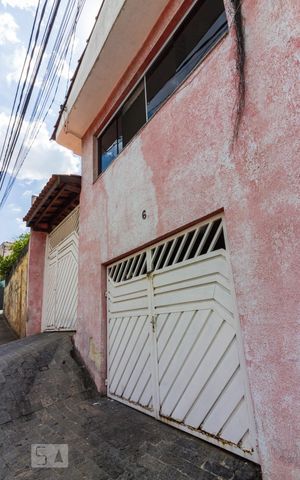 Casa à venda com 130m², 2 quartos e 1 vagaFachada