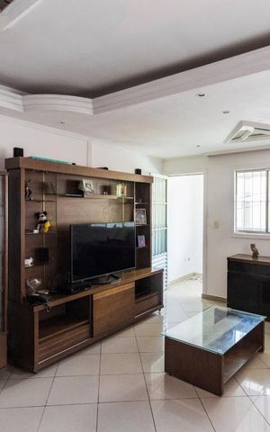 Casa à venda com 130m², 2 quartos e 1 vagaSala