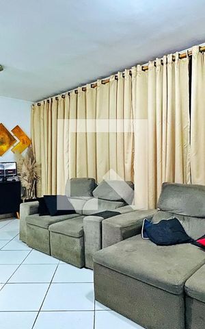 Casa à venda com 230m², 2 quartos e 5 vagas Casa à venda com 230m², 2 quartos e 5 vagasSala