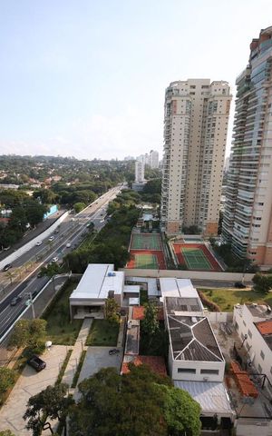 Apartamento para alugar com 195m², 3 quartos e 2 vagasVista
