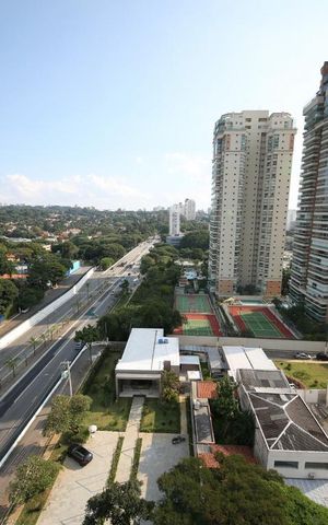 Apartamento para alugar com 195m², 3 quartos e 2 vagasVista