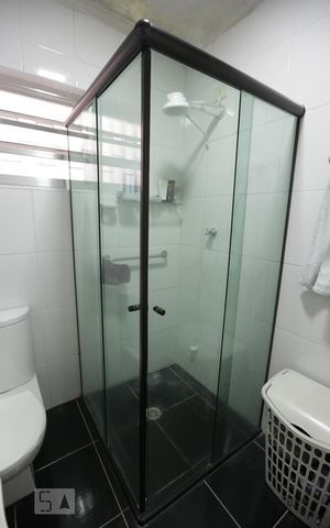 Casa à venda com 138m², 3 quartos e 2 vagasBanheiro do corredor