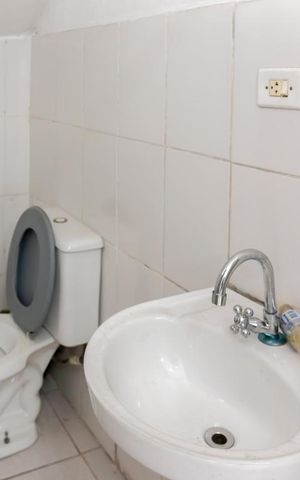 Casa para alugar com 80m², 2 quartos e 1 vaga Casa para alugar com 80m², 2 quartos e 1 vagaBanheiro - Salão de festas