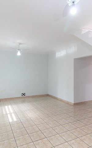 Casa à venda com 240m², 3 quartos e 5 vagasSala