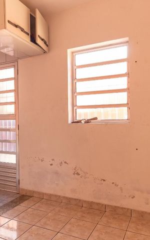 Casa à venda com 240m², 3 quartos e 5 vagasQuarto de Serviço