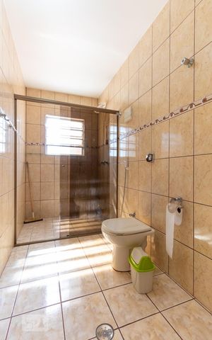 Casa à venda com 240m², 3 quartos e 5 vagasBanheiro 2