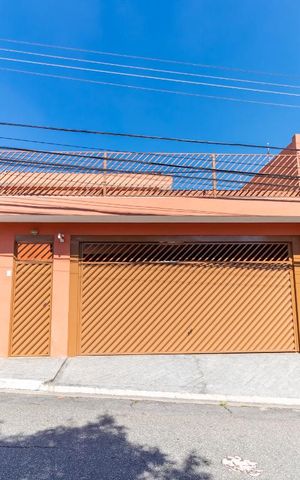 Casa à venda com 240m², 3 quartos e 5 vagasFachada