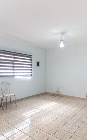 Casa à venda com 240m², 3 quartos e 5 vagasSala