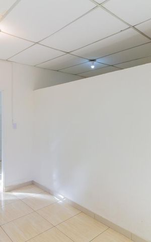 Casa à venda com 300m², 1 quarto e 1 vaga Casa à venda com 300m², 1 quarto e 1 vagaQuarto 1