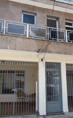 Casa à venda com 313m², 4 quartos e 1 vaga Casa à venda com 313m², 4 quartos e 1 vagaFachada