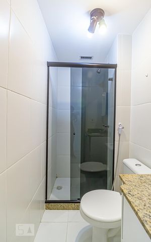 Apartamento para alugar com 53m², 2 quartos e 1 vaga Apartamento para alugar com 53m², 2 quartos e 1 vagaBanheiro da Suíte