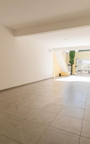 Casa à venda com 330m², 5 quartos e 6 vagasGaragem