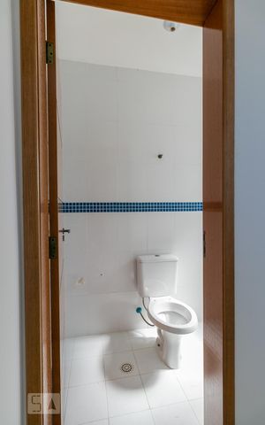 Casa à venda com 330m², 5 quartos e 6 vagasBanheiro da Suíte 4